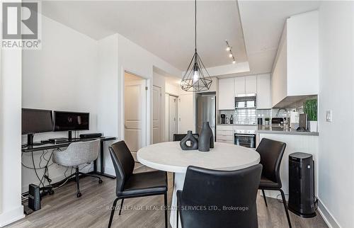 1302 - 297 Oak Walk Drive, Oakville, ON - Indoor Photo Showing Dining Room