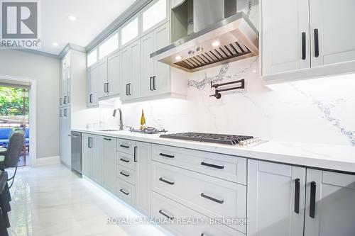 56 Stephanie Avenue, Brampton, ON - Indoor Photo Showing Kitchen With Upgraded Kitchen