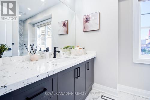 56 Stephanie Avenue, Brampton, ON - Indoor Photo Showing Bathroom