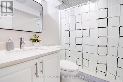 56 Stephanie Avenue, Brampton, ON - Indoor Photo Showing Bathroom