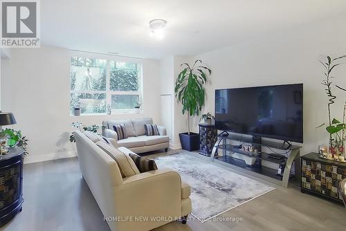 Gr17 - 1575 Lakeshore Road W, Mississauga, ON - Indoor Photo Showing Living Room