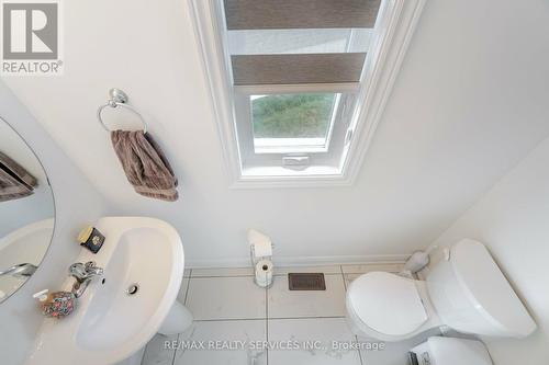 36 Lowell Crescent, Brampton, ON - Indoor Photo Showing Bathroom