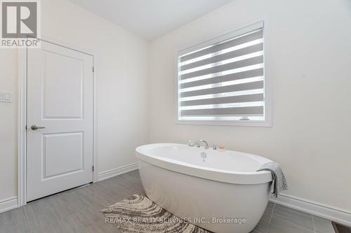 36 Lowell Crescent, Brampton, ON - Indoor Photo Showing Bathroom