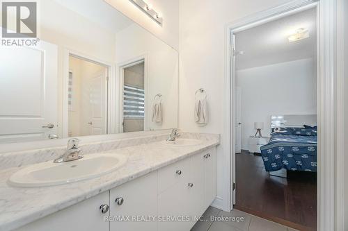 36 Lowell Crescent, Brampton, ON - Indoor Photo Showing Bathroom