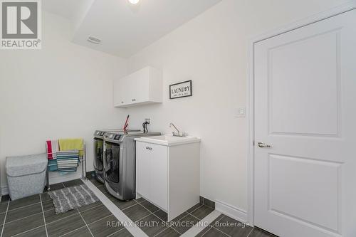 36 Lowell Crescent, Brampton, ON - Indoor Photo Showing Laundry Room