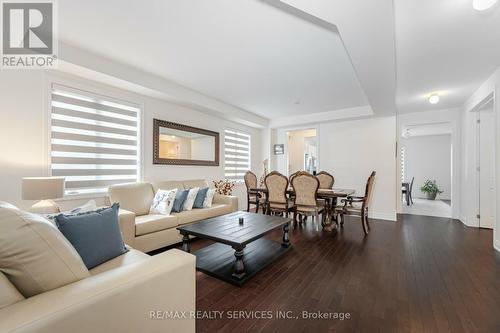 36 Lowell Crescent, Brampton, ON - Indoor Photo Showing Living Room