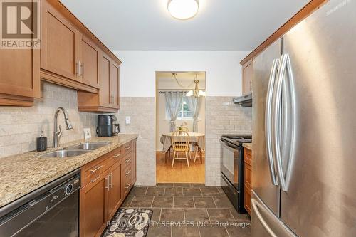 16 Montrose Place, Brampton, ON - Indoor Photo Showing Kitchen With Double Sink