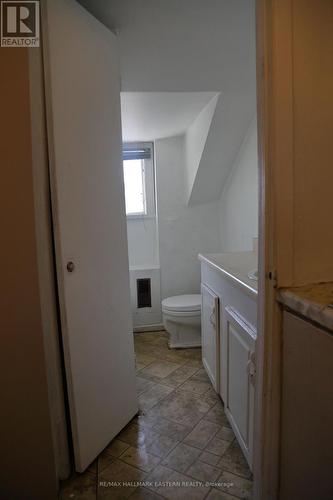 284 Rogers Street, Peterborough (Ashburnham), ON - Indoor Photo Showing Bathroom