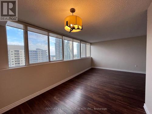 1811 - 3590 Kaneff Crescent, Mississauga, ON - Indoor Photo Showing Other Room