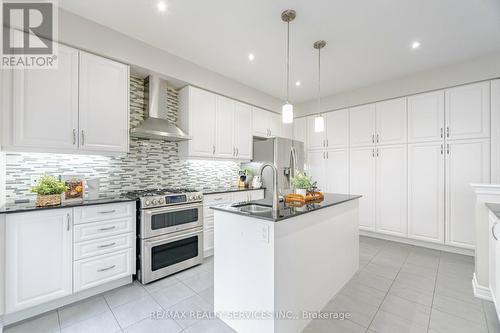 220 Learmont Avenue, Caledon, ON - Indoor Photo Showing Kitchen With Upgraded Kitchen