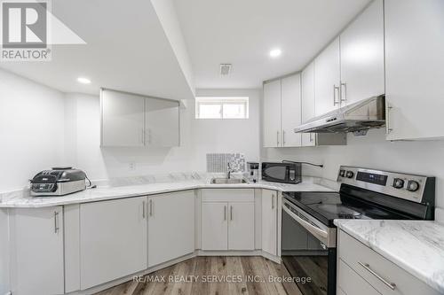 220 Learmont Avenue, Caledon, ON - Indoor Photo Showing Kitchen