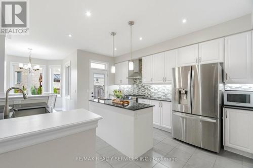 220 Learmont Avenue, Caledon, ON - Indoor Photo Showing Kitchen With Upgraded Kitchen