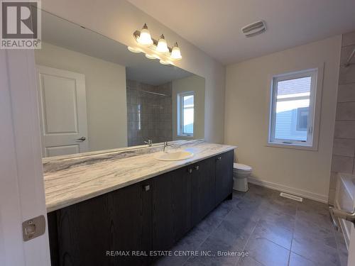 60 Moss Drive, Cambridge, ON - Indoor Photo Showing Bathroom