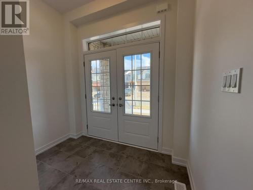 60 Moss Drive, Cambridge, ON - Indoor Photo Showing Other Room