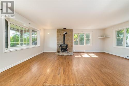 5334 Concession Rd 5 South, Amherstburg, ON - Indoor Photo Showing Living Room With Fireplace