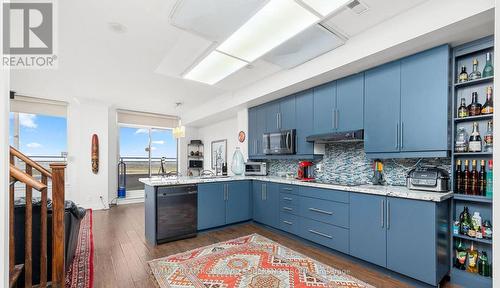 Ph14 - 1060 Sheppard Avenue W, Toronto (York University Heights), ON - Indoor Photo Showing Kitchen With Upgraded Kitchen