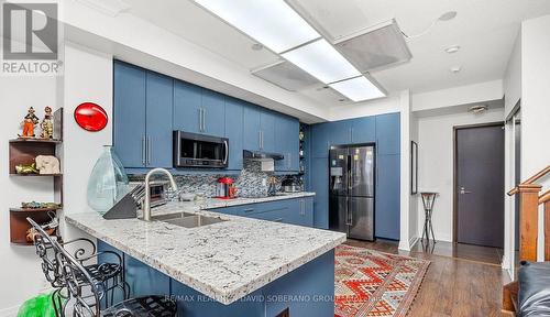 Ph14 - 1060 Sheppard Avenue W, Toronto (York University Heights), ON - Indoor Photo Showing Kitchen With Double Sink With Upgraded Kitchen