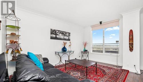 Ph14 - 1060 Sheppard Avenue W, Toronto (York University Heights), ON - Indoor Photo Showing Living Room