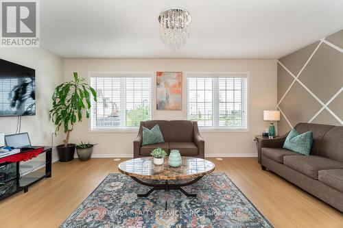 39 Vanhorne Close, Brampton, ON - Indoor Photo Showing Living Room