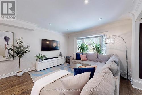 227 Chalfield Lane, Mississauga (Rathwood), ON - Indoor Photo Showing Living Room