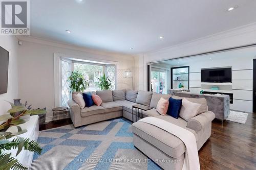 227 Chalfield Lane, Mississauga, ON - Indoor Photo Showing Living Room