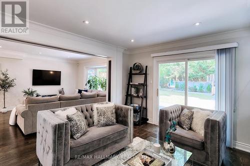 227 Chalfield Lane, Mississauga, ON - Indoor Photo Showing Living Room