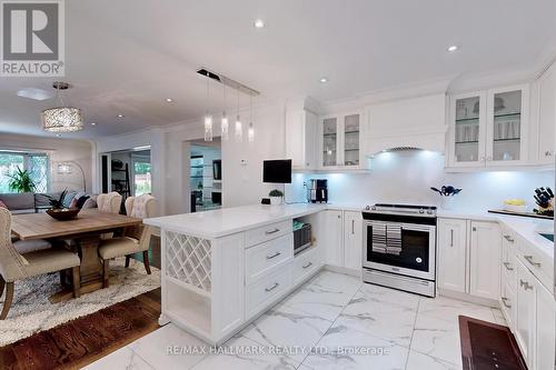 227 Chalfield Lane, Mississauga (Rathwood), ON - Indoor Photo Showing Kitchen With Upgraded Kitchen