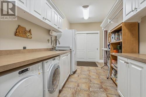 298 River Side Drive, Oakville, ON - Indoor Photo Showing Laundry Room