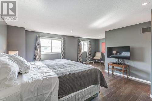 2785 Lindholm Crescent, Mississauga, ON - Indoor Photo Showing Bedroom