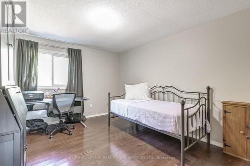 2785 Lindholm Crescent, Mississauga, ON - Indoor Photo Showing Bedroom