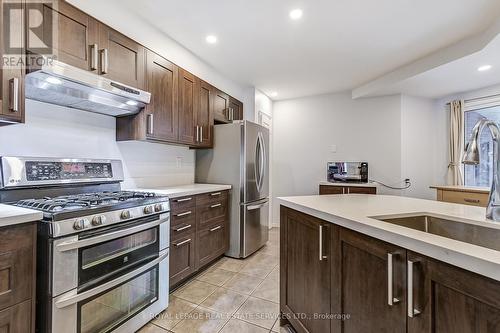 2785 Lindholm Crescent, Mississauga, ON - Indoor Photo Showing Kitchen With Upgraded Kitchen