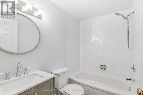 2785 Lindholm Crescent, Mississauga, ON - Indoor Photo Showing Bathroom