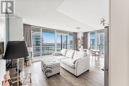 2704 - 2230 Lake Shore Boulevard W, Toronto, ON - Indoor Photo Showing Living Room