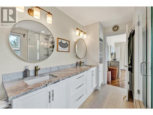 1195 Koby Court, Kelowna, BC - Indoor Photo Showing Bathroom