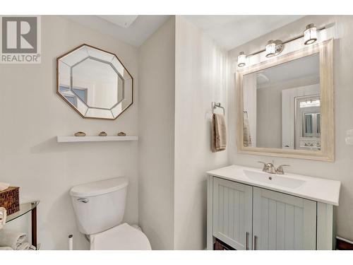 1195 Koby Court, Kelowna, BC - Indoor Photo Showing Bathroom