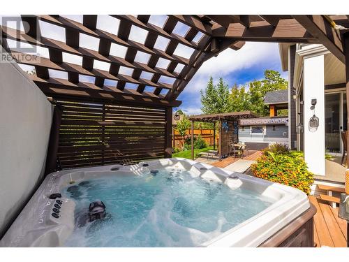 1195 Koby Court, Kelowna, BC - Outdoor