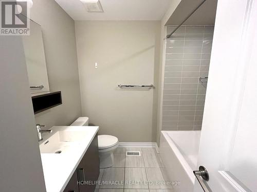 166 - 1890 Rymal Road E, Hamilton, ON - Indoor Photo Showing Bathroom