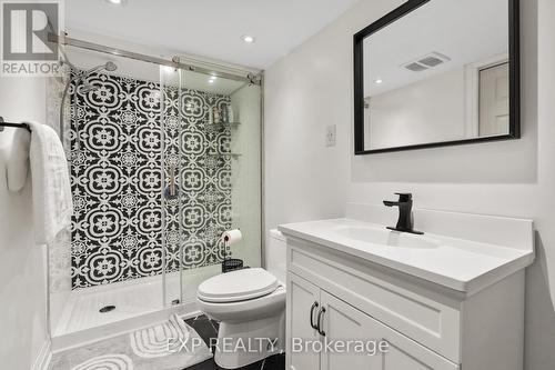 21 Logan Street, St. Catharines, ON - Indoor Photo Showing Bathroom