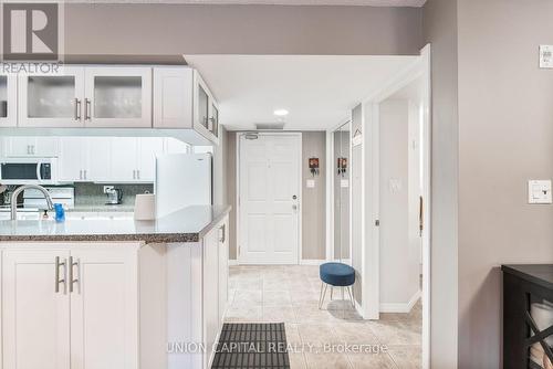 F304 - 216 Plains Road W, Burlington, ON - Indoor Photo Showing Kitchen