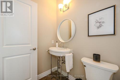 90 Cardigan Street, Guelph, ON - Indoor Photo Showing Bathroom