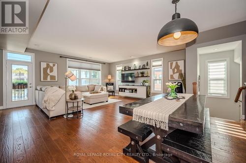 90 Cardigan Street, Guelph, ON - Indoor Photo Showing Living Room