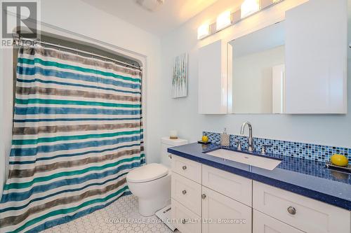 90 Cardigan Street, Guelph, ON - Indoor Photo Showing Bathroom