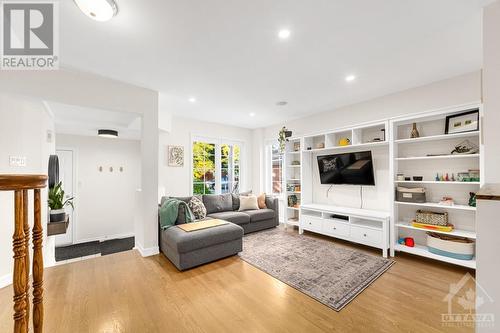 74 Trump Avenue, Ottawa, ON - Indoor Photo Showing Living Room