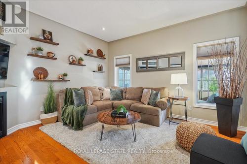 4 Cardiff Lane, Hamilton (Winona Park), ON - Indoor Photo Showing Living Room With Fireplace