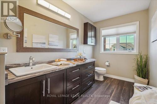 4 Cardiff Lane, Hamilton (Winona Park), ON - Indoor Photo Showing Bathroom