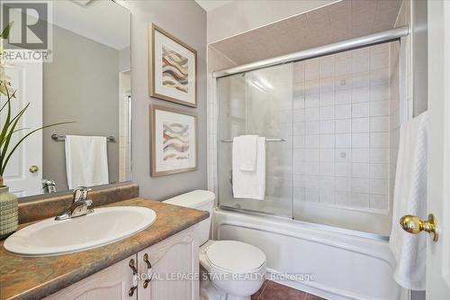 4 Cardiff Lane, Hamilton (Winona Park), ON - Indoor Photo Showing Bathroom