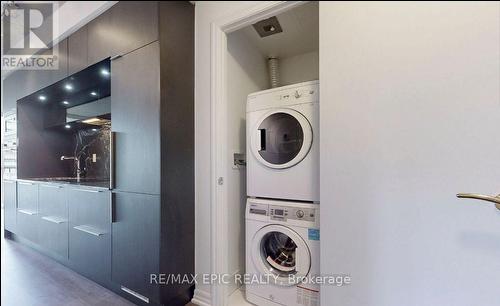 1215 - 88 Blue Jays Way, Toronto, ON - Indoor Photo Showing Laundry Room