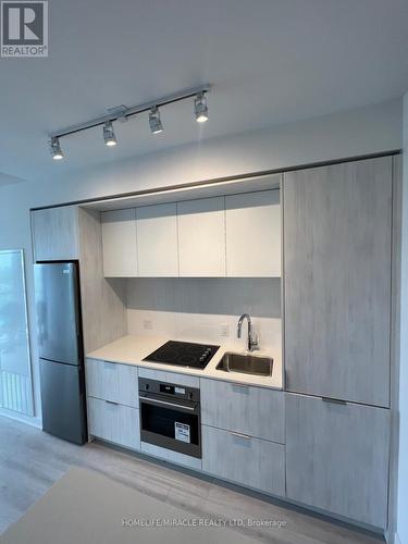 E1812 - 130 River Street, Toronto (Regent Park), ON - Indoor Photo Showing Kitchen