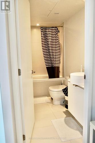 314 - 60 Colborne Street, Toronto, ON - Indoor Photo Showing Bathroom