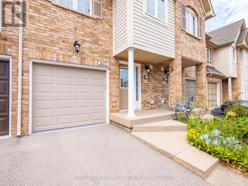 2077 Glenhampton Road, Oakville, ON - Outdoor